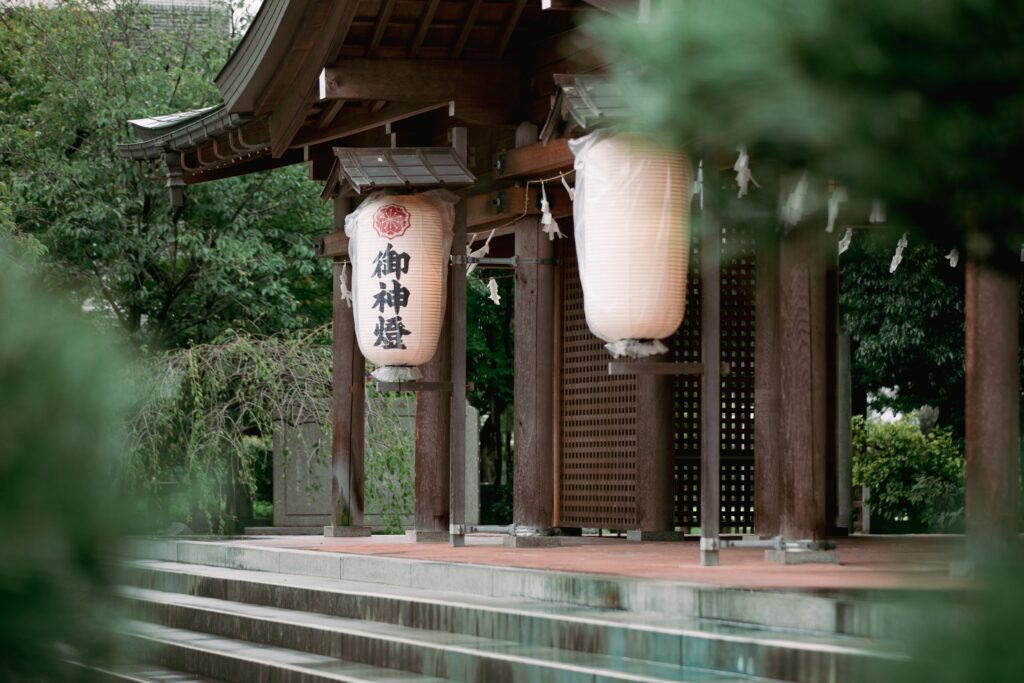雨の日の護国神社